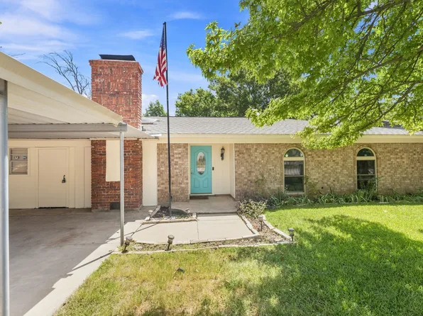 6800 Echo Hill Dr, Watauga, TX 76148