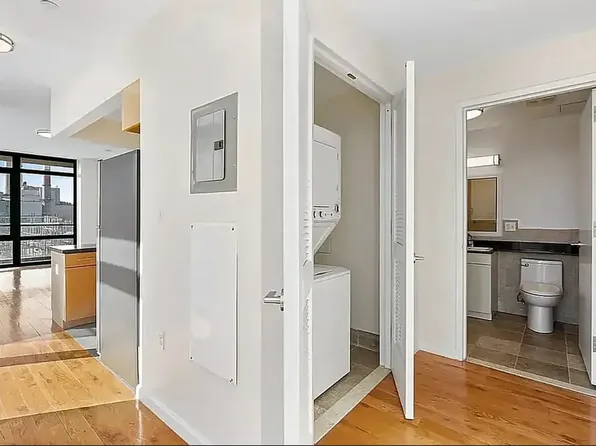 34-46 Vernon Boulevard image 5 of 18