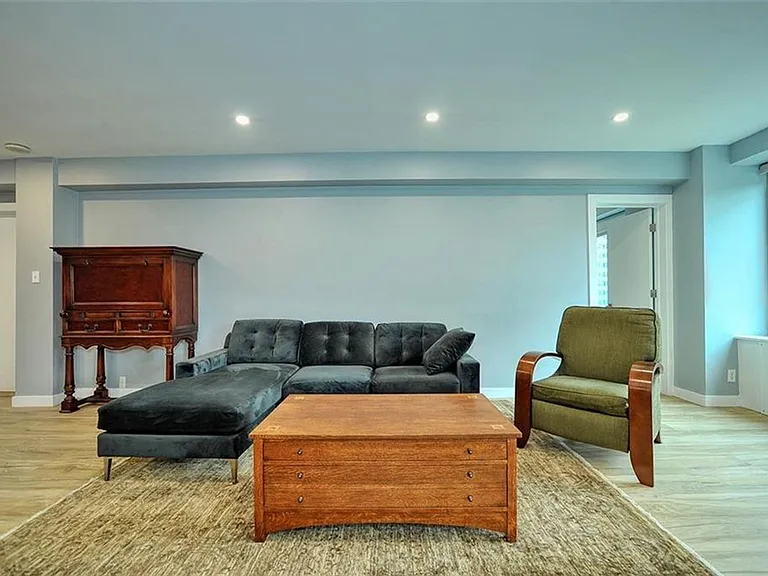 320 Fort Duquesne Blvd #12M — Photo 9