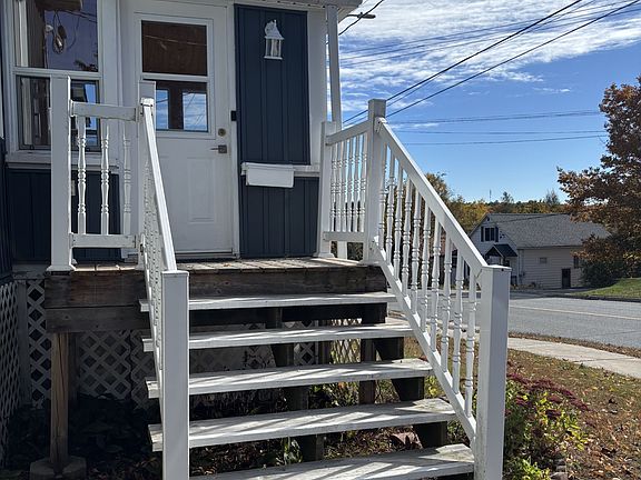 3rd image of 35 Cascade St