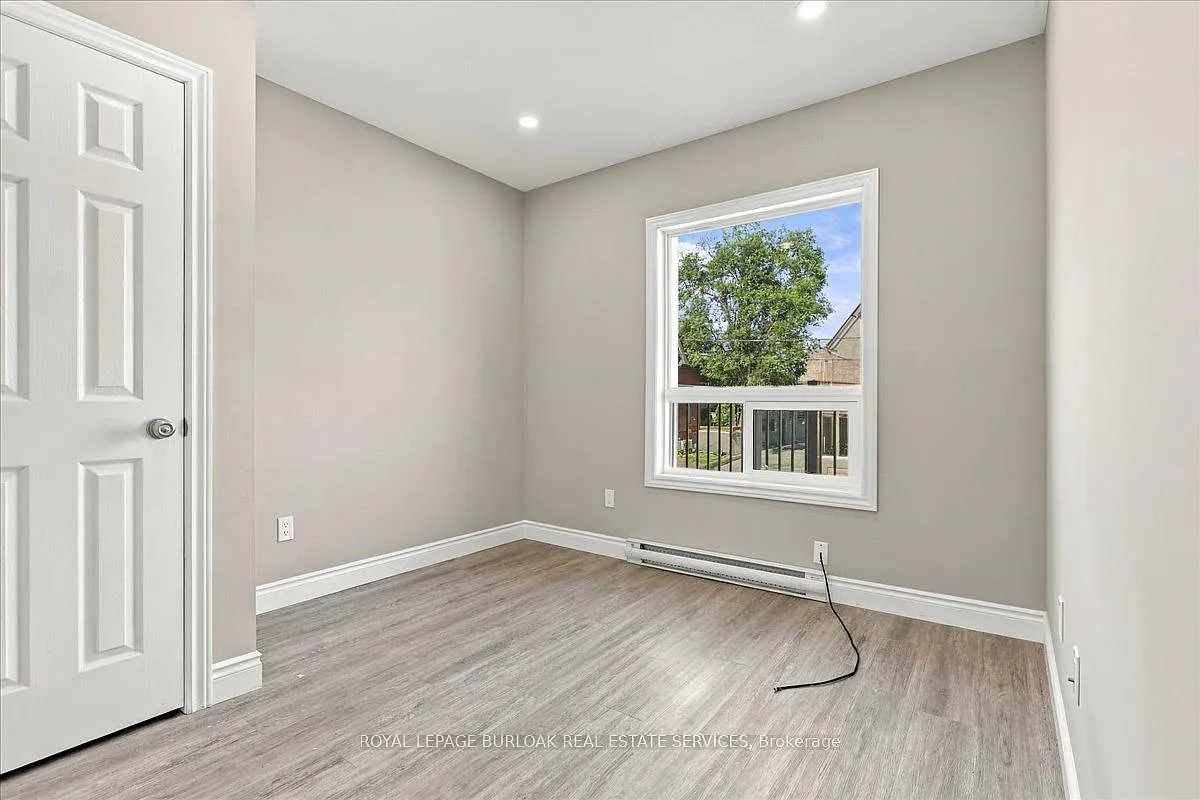 3 bed, $2,100 — Photo 2