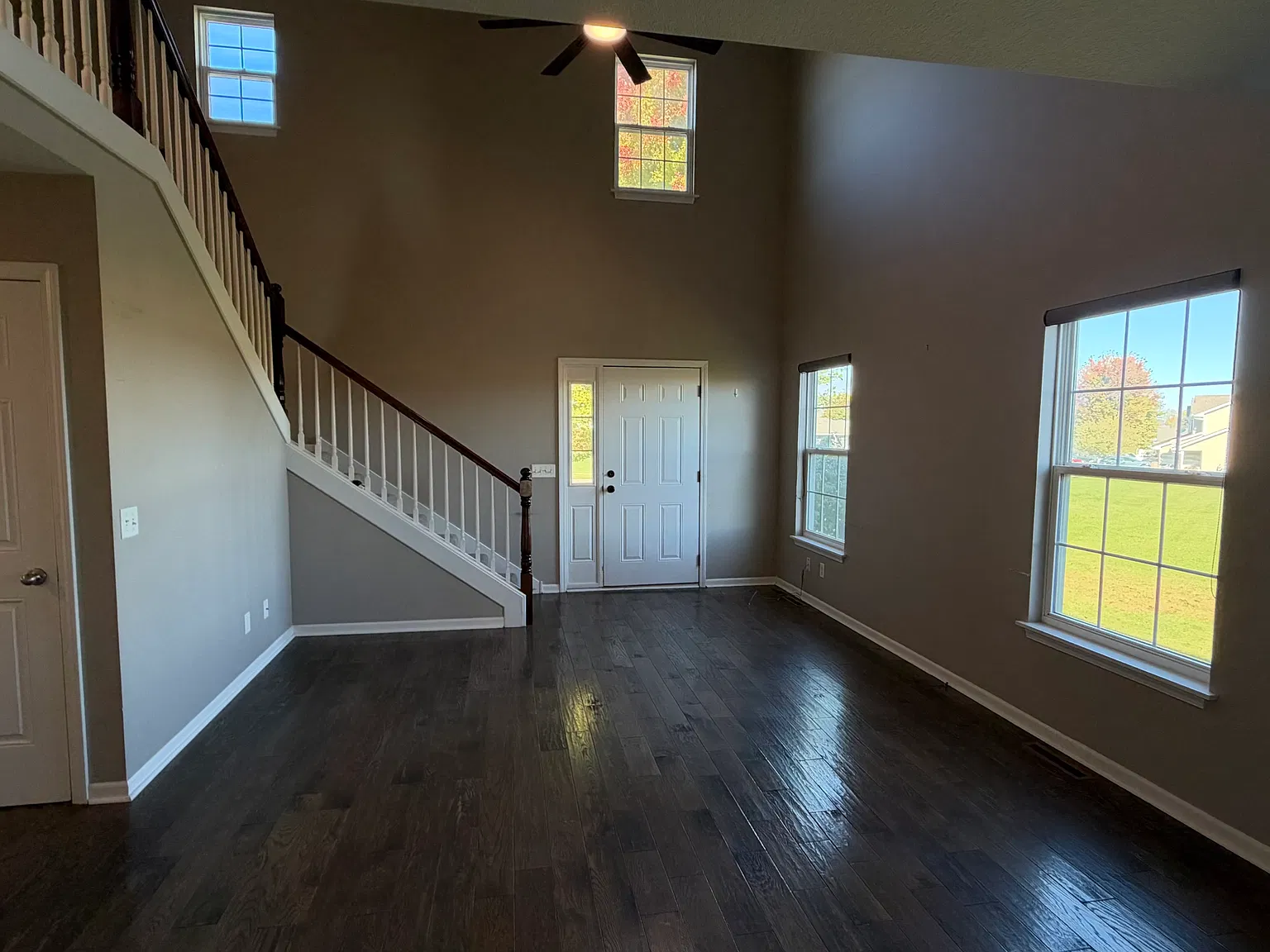 213 Misty Ln — Photo 4