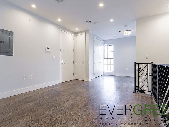 4th image of 638 Kosciuszko St #1A