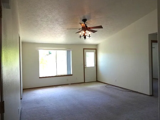 846 NW Riverbow Ave — Photo 6