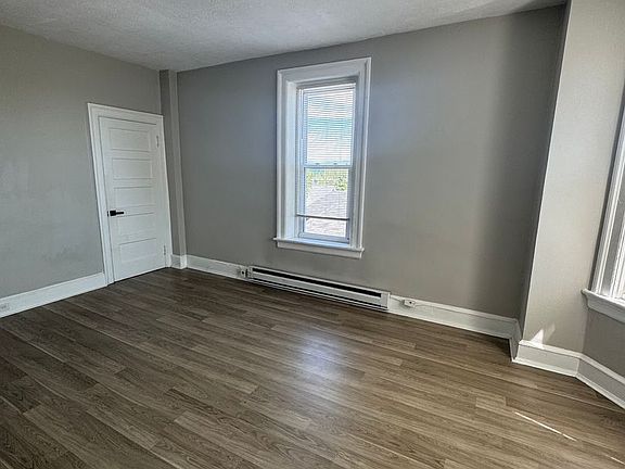 4th image of 136 Broadway #4