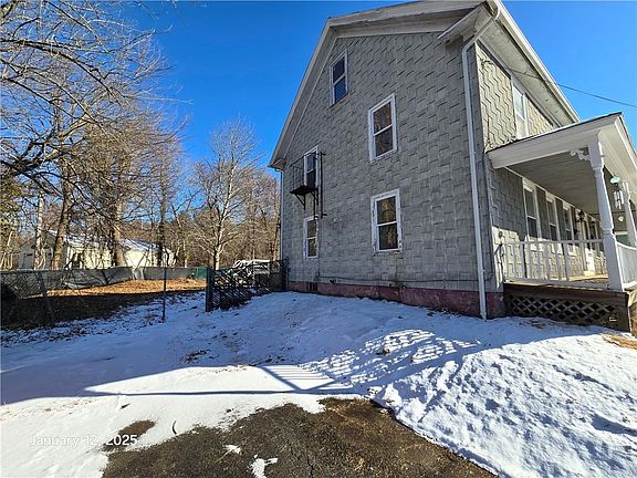 3rd image of 44 Park Pl #42