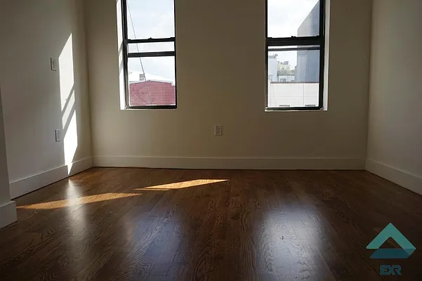 Rented by EXR | media 12