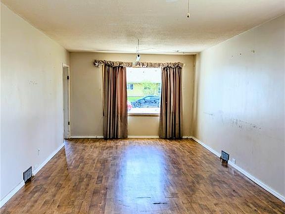 4th image of 4366 PRICE AVENUE