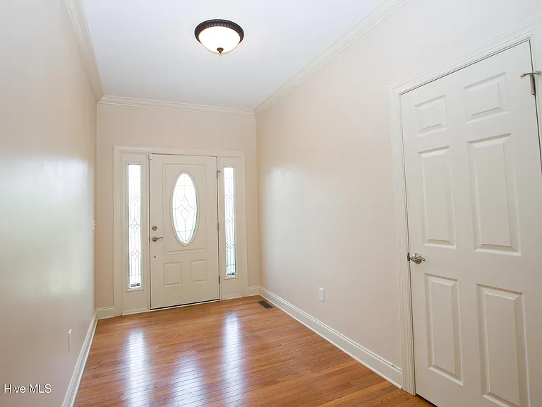 34 Princess Gate Dr — Photo 5