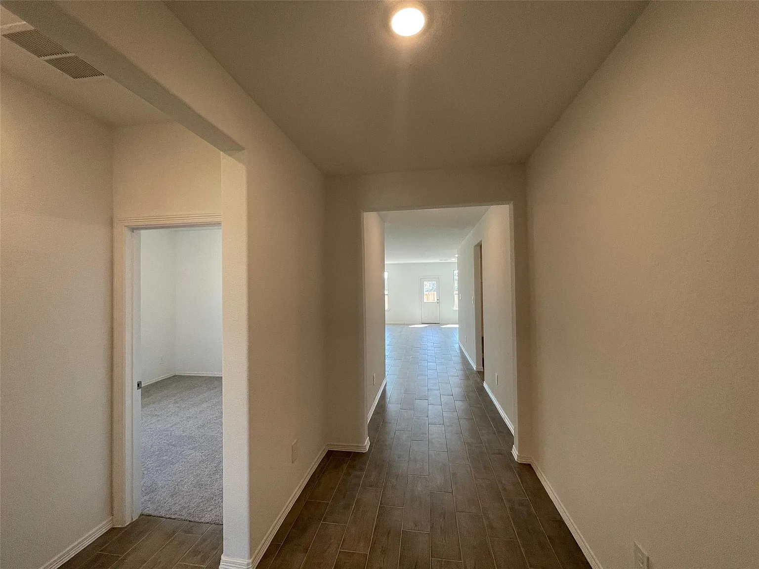 3 bed, 2.0 bath, 1637 sqft, $1,850 — Photo 2