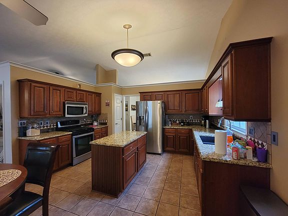 3rd image of 260 Jones Bridge Place Cir