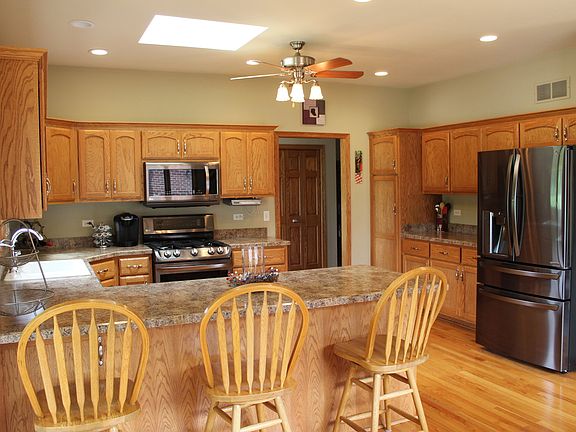 3rd image of 409 S Glenwoodie Dr