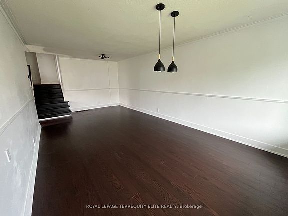 5th image of 40 Pender Cres