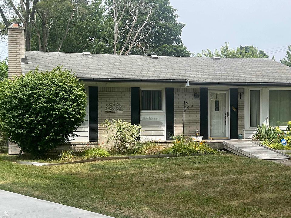 1st image of 29581 Newport Dr