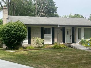 29581 Newport Dr, Warren, MI 48088