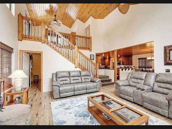 4th image of 438 N Laramy Ln