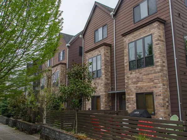 7937 Densmore Ave N, Seattle, WA 98103