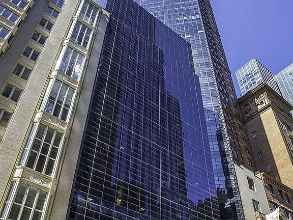 3rd image of 146 W 57th St APT 32C