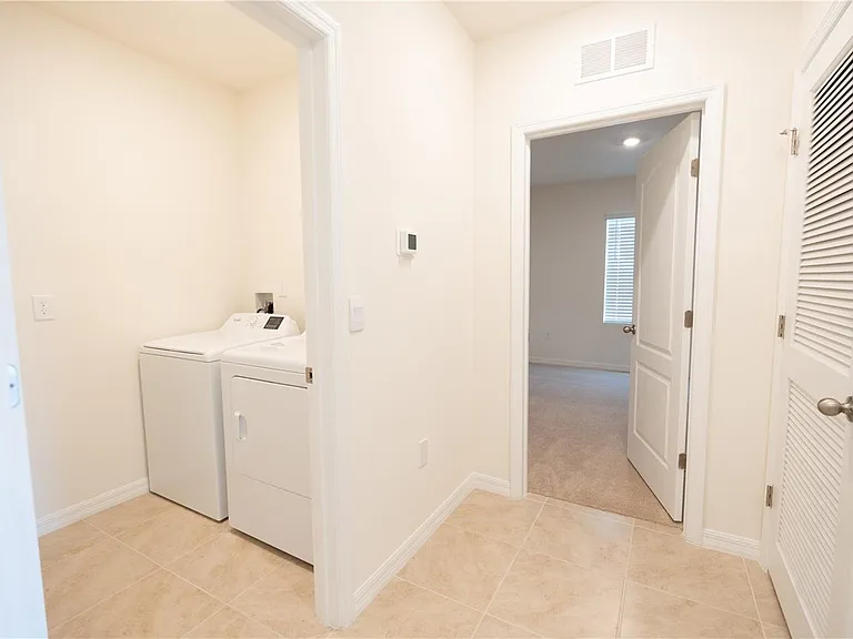 444 Taylor Groves Dr — Photo 30