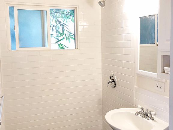 3rd image of 4538 Haines St
