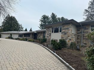 9 Singletree Rd, Brookline, MA 02467