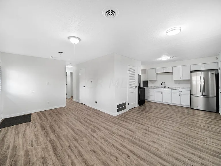 1603 Vilardo Ln — Photo 2