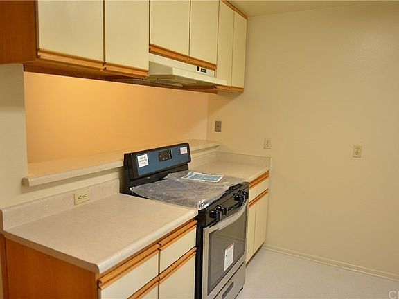 3rd image of 410 Milford St #204