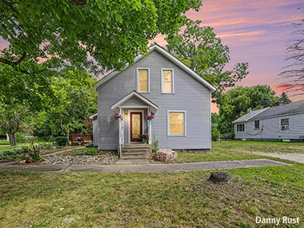 213 E 2nd St, Scottville, MI 49454