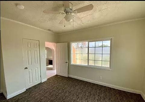 5th image of 2940 Genevieve St