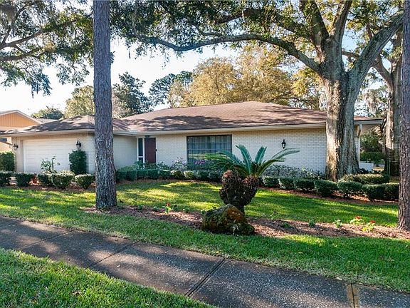 5th image of 920 Rolling Hills Dr