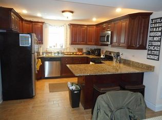 6214 N Lakewood Ave, Chicago, IL 60660