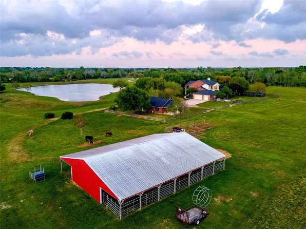 8211 Deats Ln, Dickinson, TX 77539