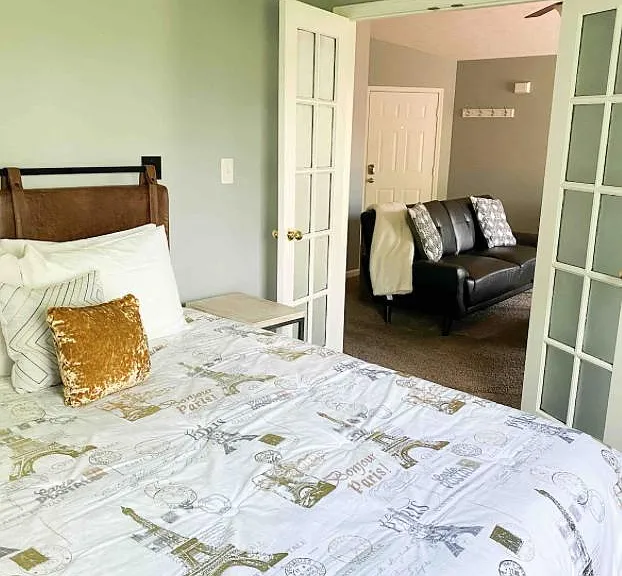 458 Vernon Pl — Photo 11