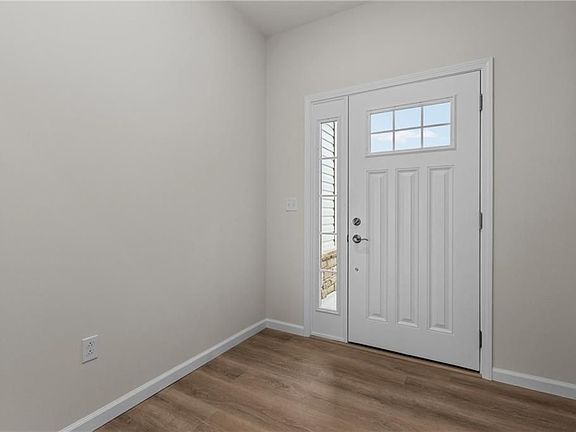 2nd image of 334 Cherokee Dr