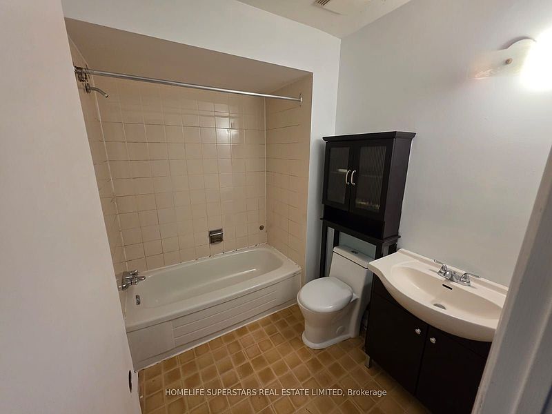 Toronto House for rent - 3 Bedrooms — photo 9