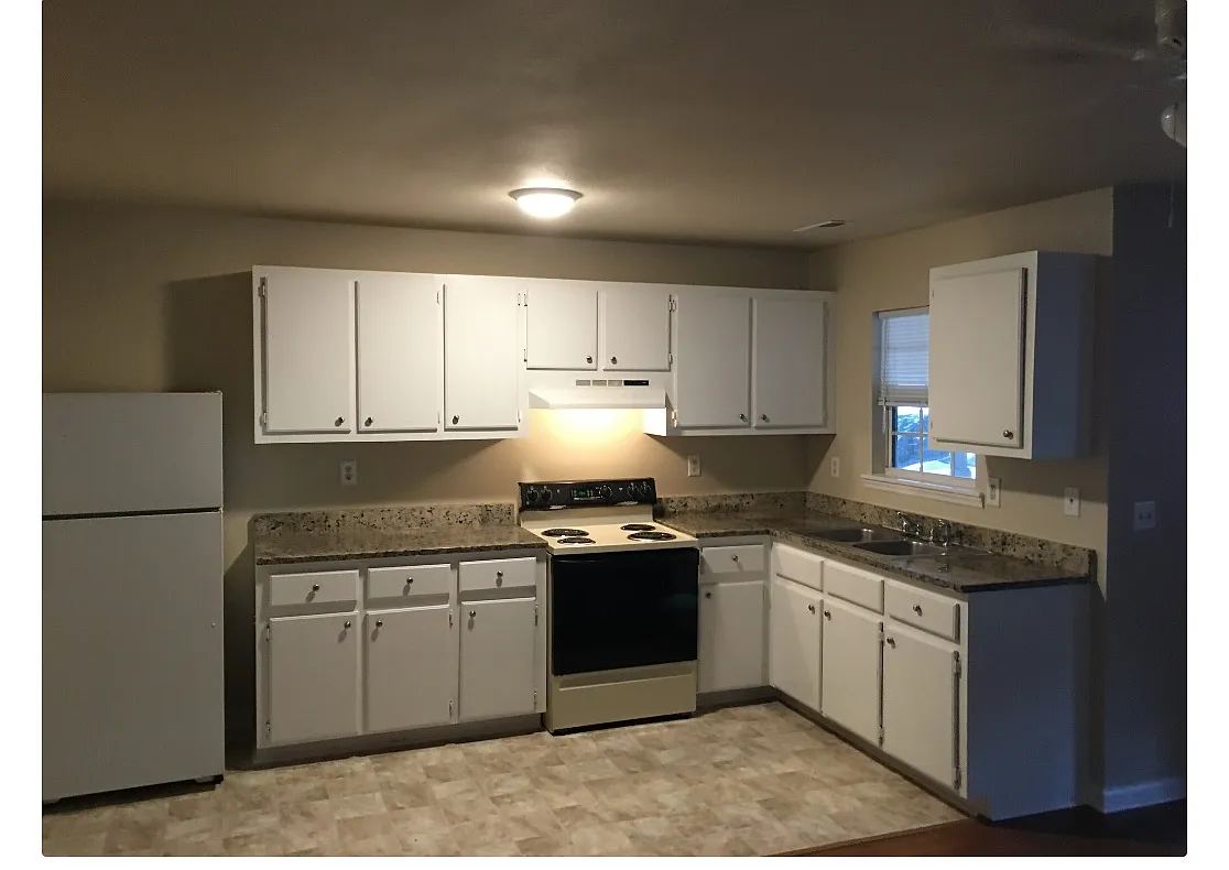 3 bed, 1100 sqft, $1,875 — Photo 1