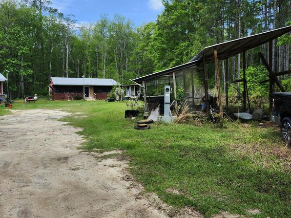 392 & 402 Smokehouse Lake Rd, Ponce De Leon, FL 32455