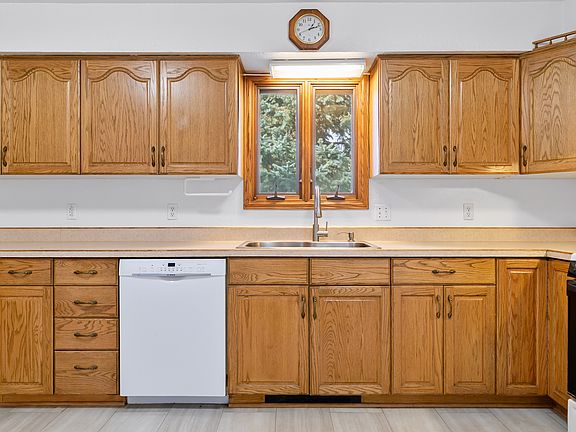 3rd image of 175 N 10th Ave
