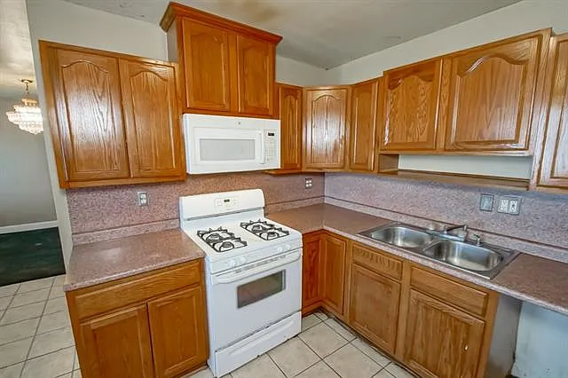 3 Furman Cir — Photo 4