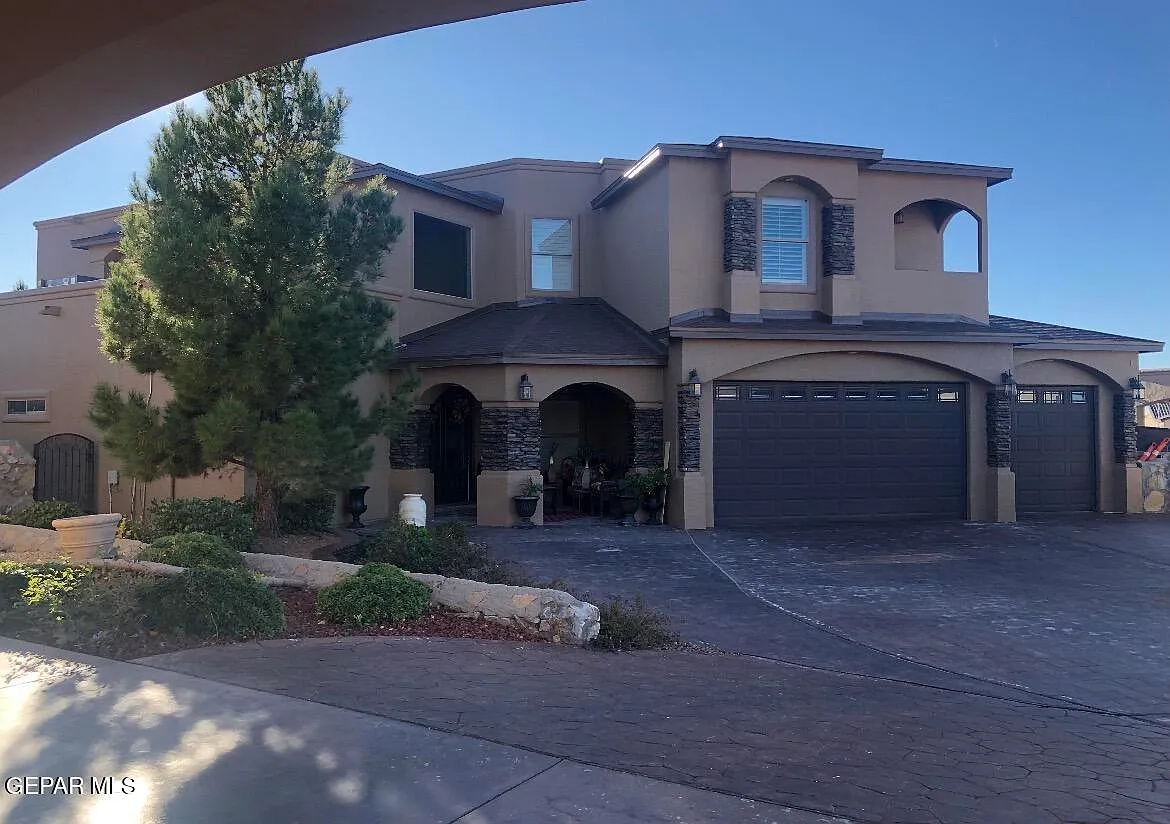 4 bed, 4.0 bath, 3396 sqft, $4,000 — Photo 1