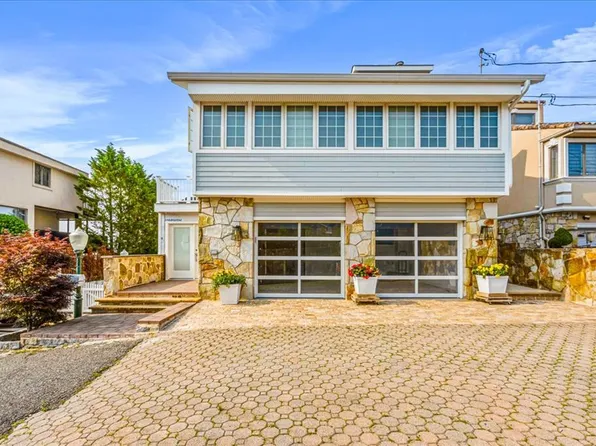 154-45 Riverside Drive image 28 of 38