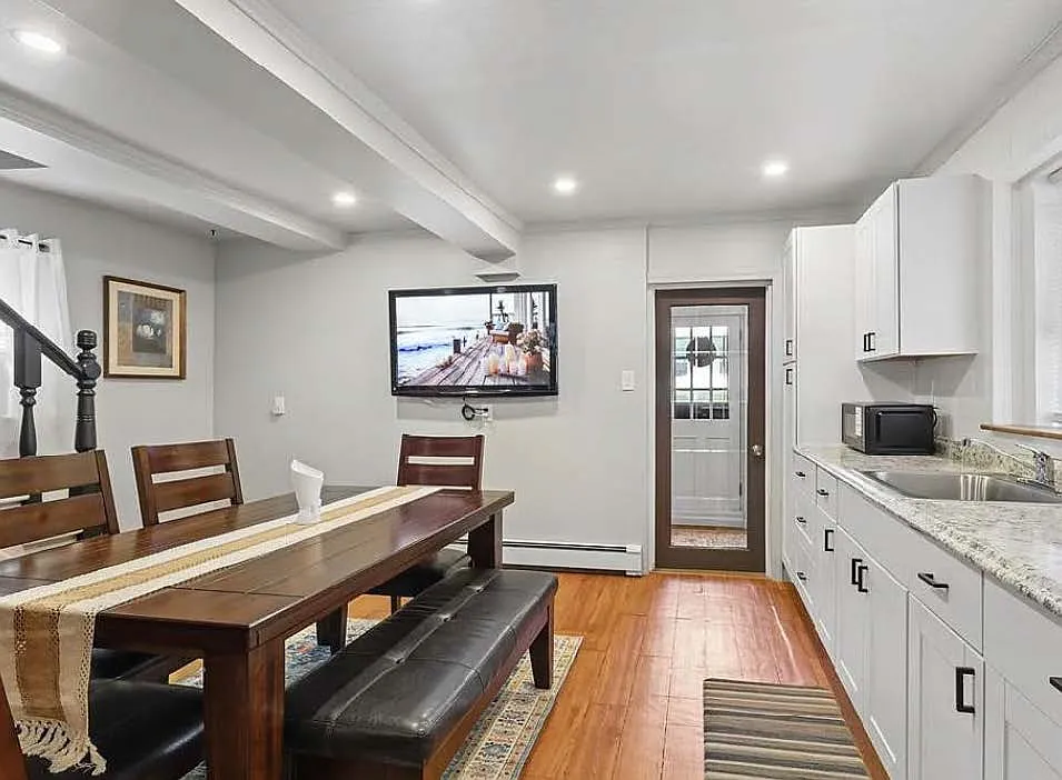 4 bed, 1.5 bath, $3,300 — Photo 4