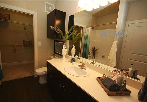 comp_ggux8ylixnbq0nft