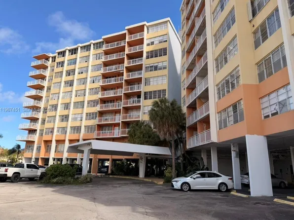 2025 NE 164th St, North Miami Beach, FL