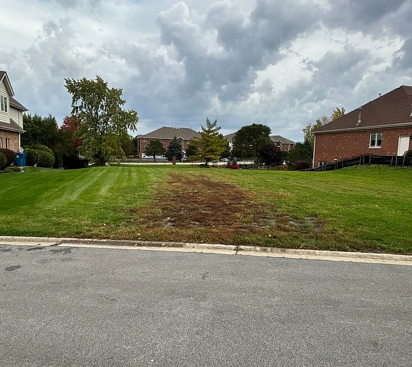 1st image of 308 Pinehurst Ct