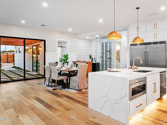 3rd image of 5327 E PINCHOT Avenue