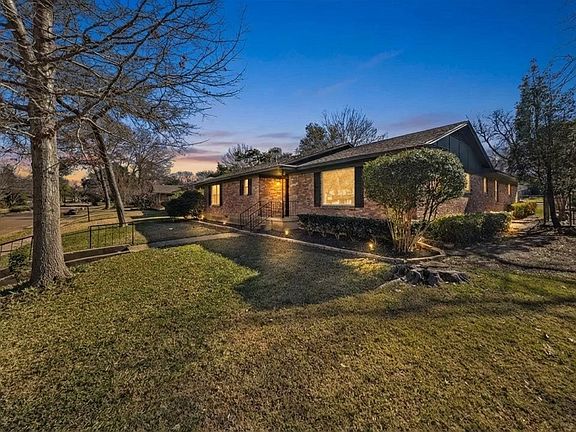 3rd image of 2709 Ripplewood Dr