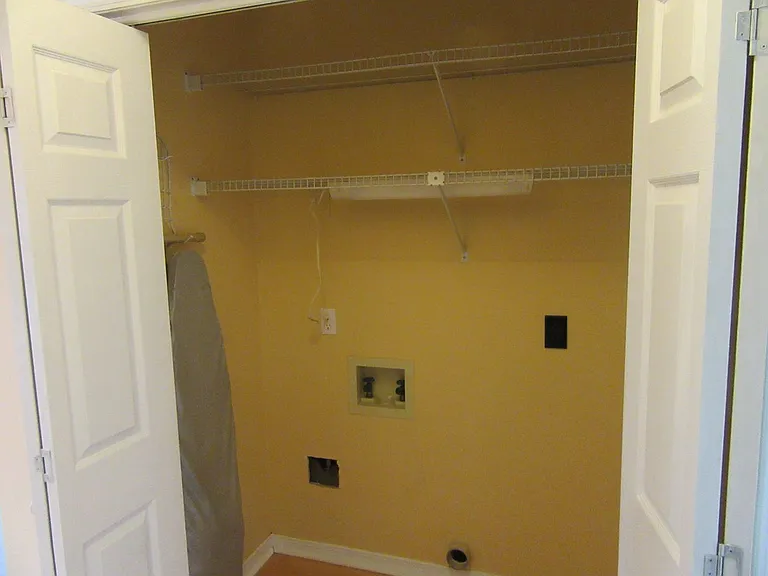 820 Premier Dr — Photo 21