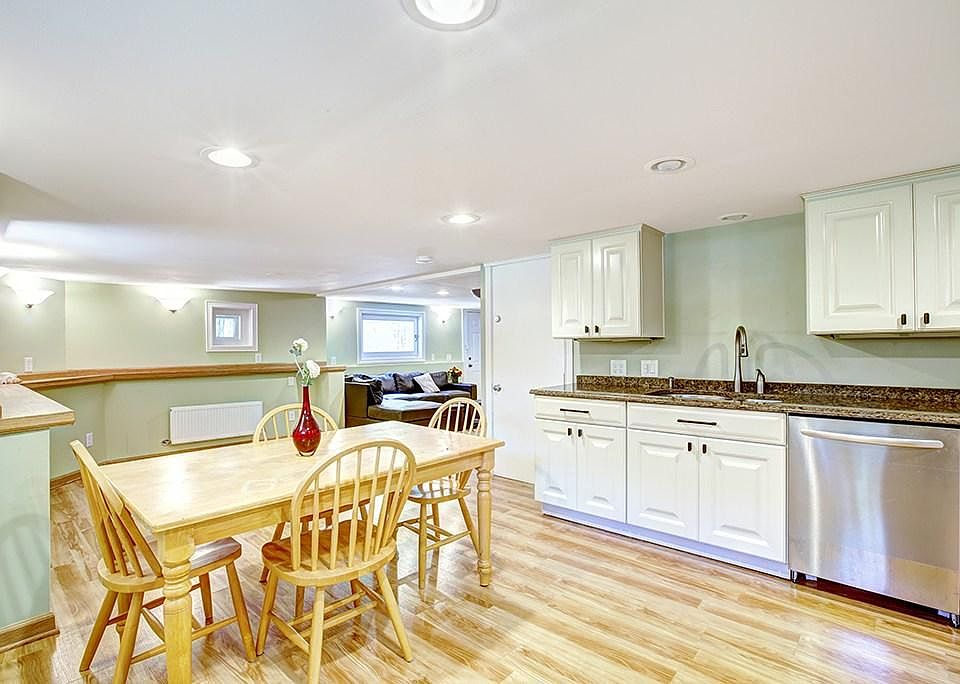2nd image of 6928 Clarence Dr #2