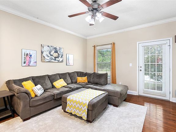 3rd image of 1356 Gatewood Dr